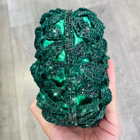 ✳️Green Rhinestone Begonia Flower Clutch✳️